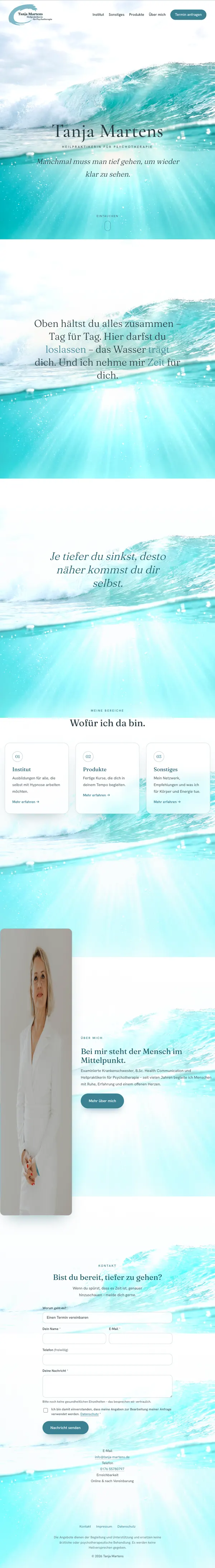 Die Startseite des Instituts in voller Länge: türkise Welle, Leitsatz über das Loslassen, drei Bereiche, Vorstellung und Kontaktformular.